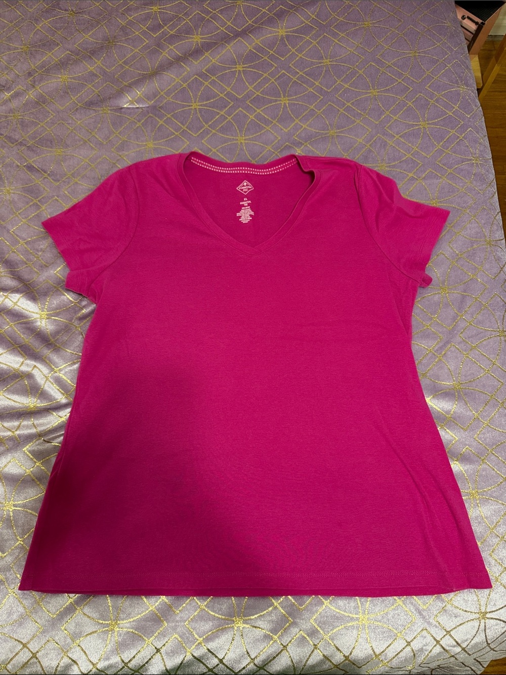 💥 Women’s V-Neck Short Sleeve Top - Fuchsia Pink